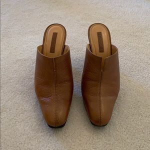 Unisa slightly worn shoes